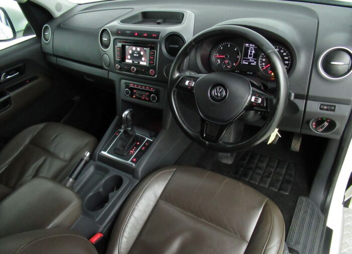 2016 VOLKSWAGEN AMAROK 2.0 DC TDI HIGHLINE 4MOTION AUTO 180 BHP SJ16GMA - Image 16