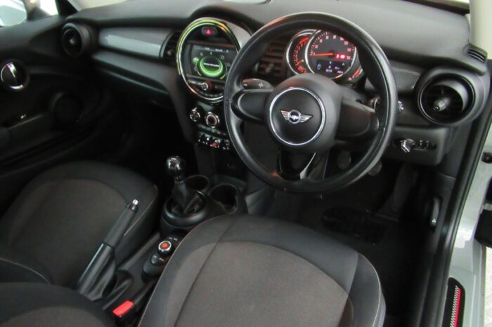 2018 MINI HATCH COOPER 1.5 COOPER 3d 134 BHP SA18WND - Image 15