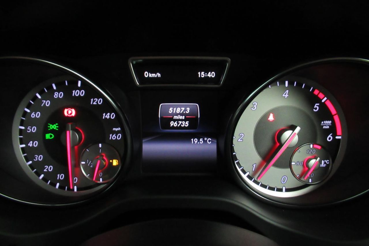 2014 MERCEDES-BENZ CLA 1.8 CLA200 CDI AMG SPORT 4d 136 BHP HK14RKJ - Image 9