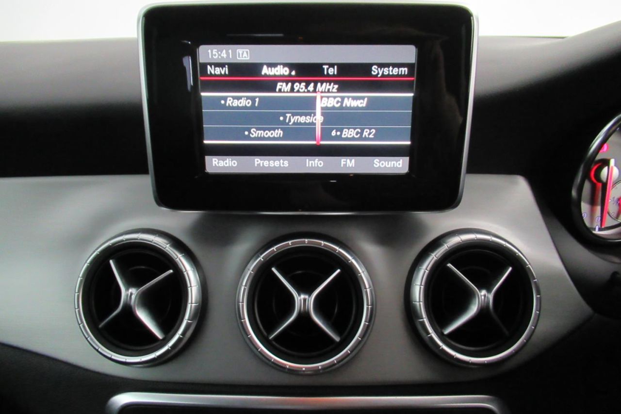 2014 MERCEDES-BENZ CLA 1.8 CLA200 CDI AMG SPORT 4d 136 BHP HK14RKJ - Image 12