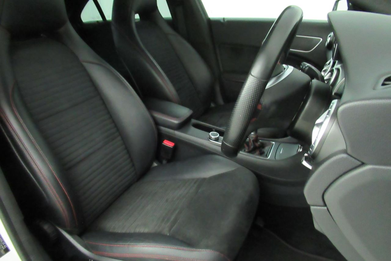 2014 MERCEDES-BENZ CLA 1.8 CLA200 CDI AMG SPORT 4d 136 BHP HK14RKJ - Image 18