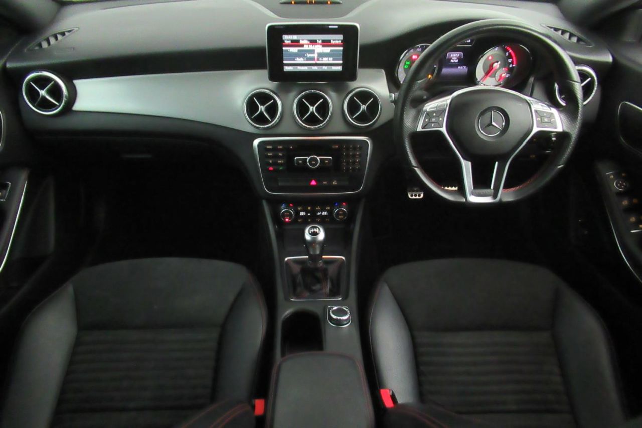 2014 MERCEDES-BENZ CLA 1.8 CLA200 CDI AMG SPORT 4d 136 BHP HK14RKJ - Image 19