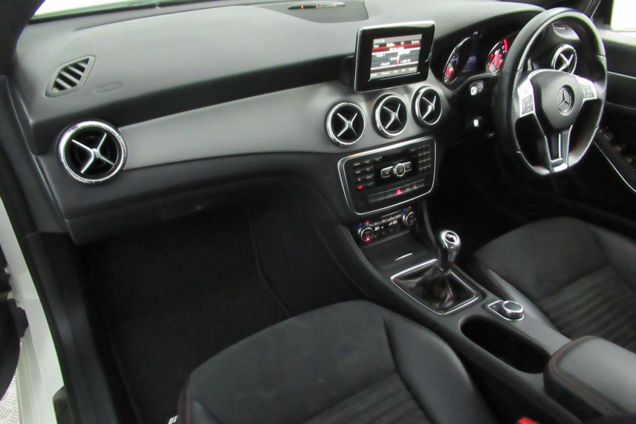 2014 MERCEDES-BENZ CLA 1.8 CLA200 CDI AMG SPORT 4d 136 BHP HK14RKJ - Image 20