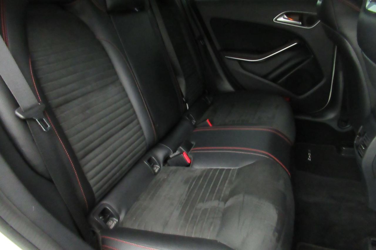 2014 MERCEDES-BENZ CLA 1.8 CLA200 CDI AMG SPORT 4d 136 BHP HK14RKJ - Image 23