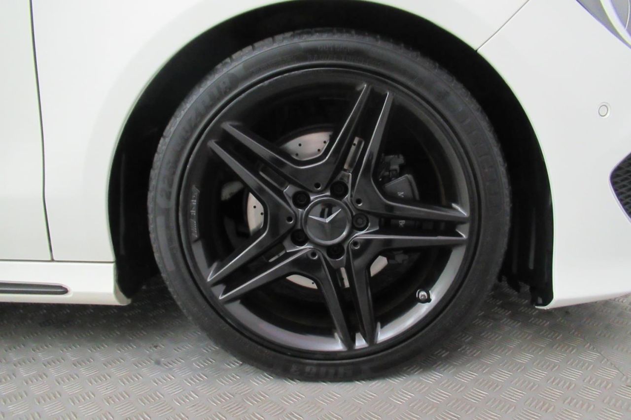 2014 MERCEDES-BENZ CLA 1.8 CLA200 CDI AMG SPORT 4d 136 BHP HK14RKJ - Image 24