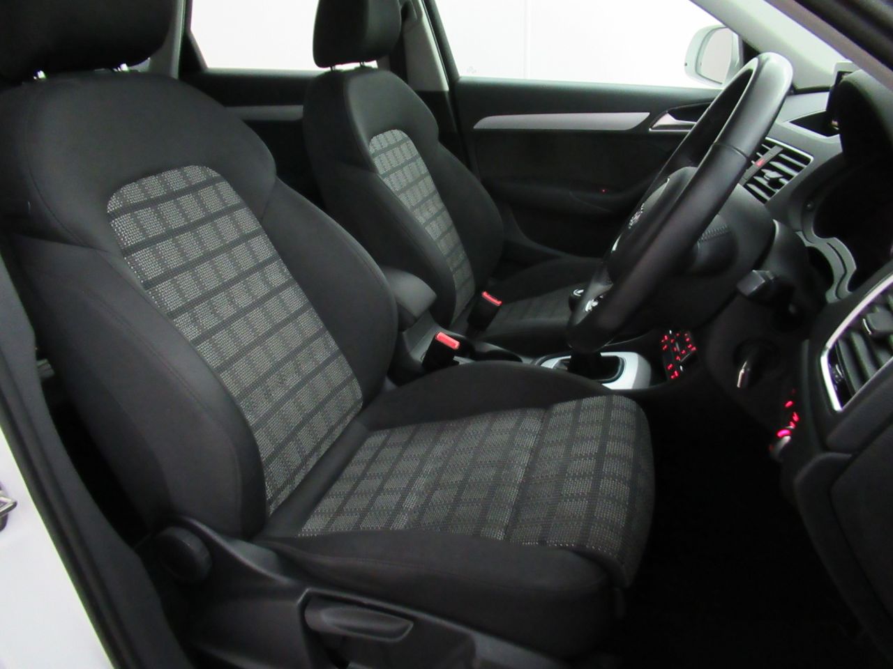 2016 AUDI Q3 2.0 TDI QUATTRO 4X4 SE 5d 182 BHP VO16OHE - Image 18