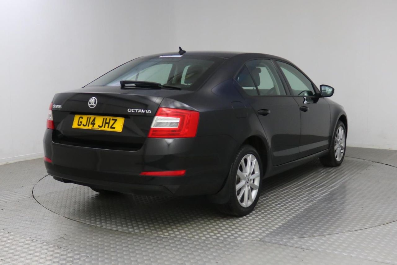 2014 SKODA OCTAVIA 2.0 ELEGANCE TDI CR 5d GJ14JHZ - Image 7