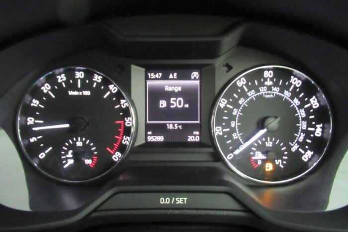 2014 SKODA OCTAVIA 2.0 ELEGANCE TDI CR 5d GJ14JHZ - Image 9