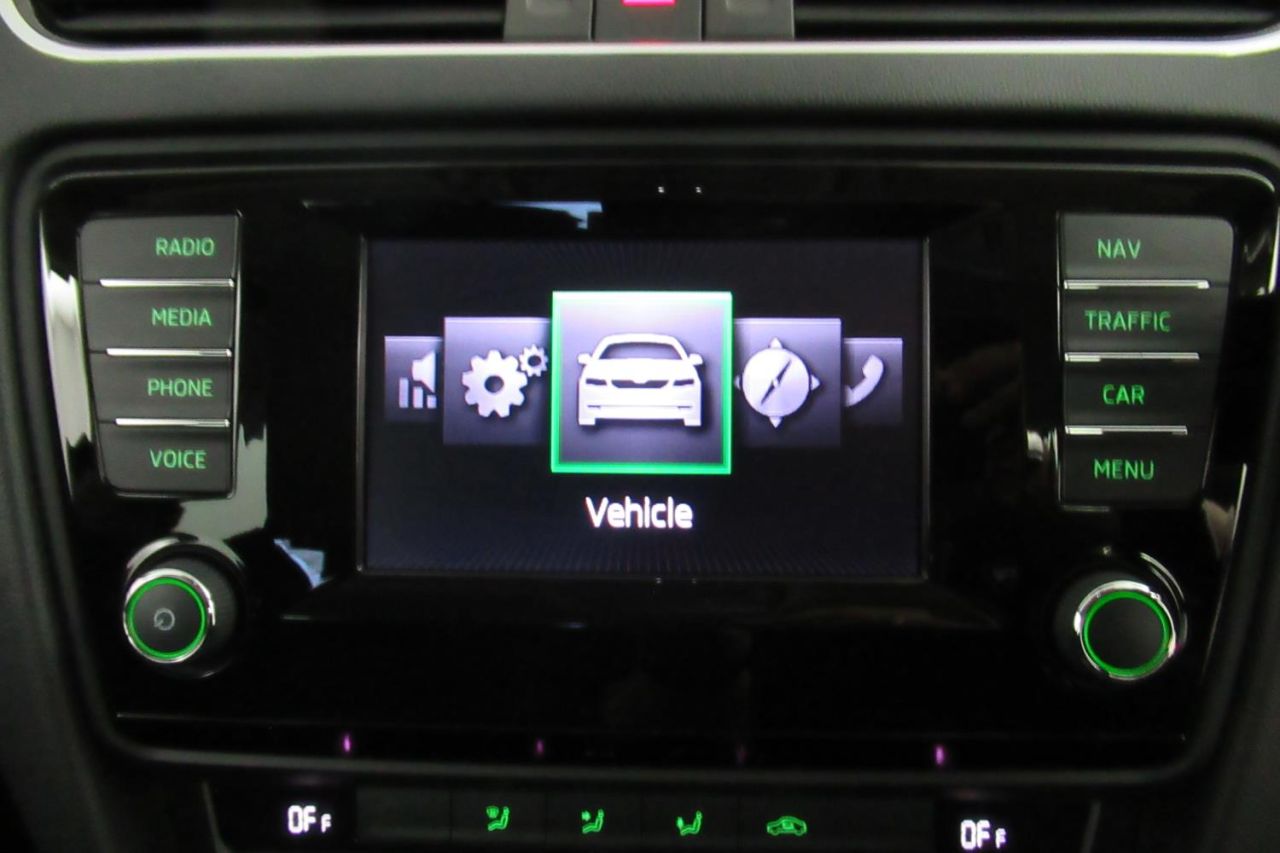 2014 SKODA OCTAVIA 2.0 ELEGANCE TDI CR 5d GJ14JHZ - Image 12