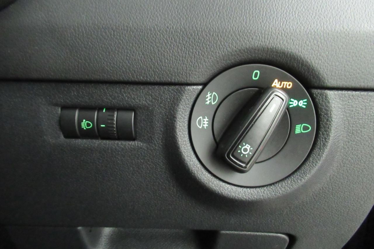 2014 SKODA OCTAVIA 2.0 ELEGANCE TDI CR 5d GJ14JHZ - Image 16