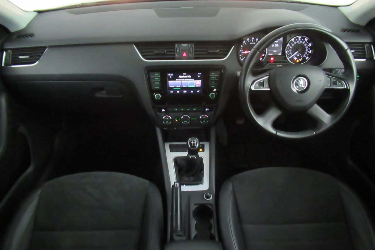 2014 SKODA OCTAVIA 2.0 ELEGANCE TDI CR 5d GJ14JHZ - Image 19