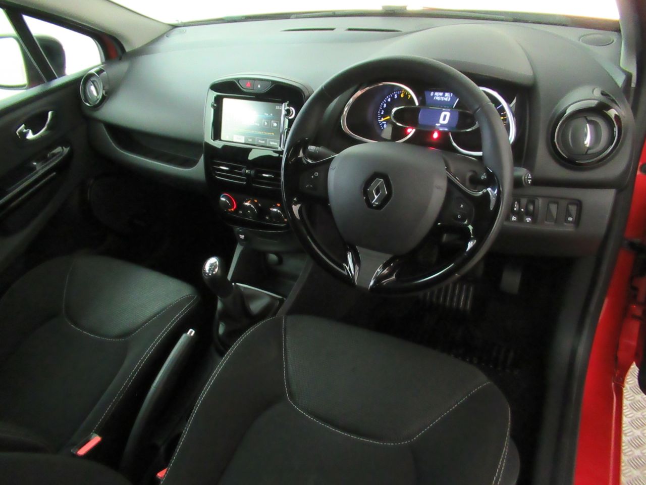 2014 RENAULT CLIO 0.9 DYNAMIQUE MEDIANAV ENERGY TCE S/S 5d SF14YUV - Image 19