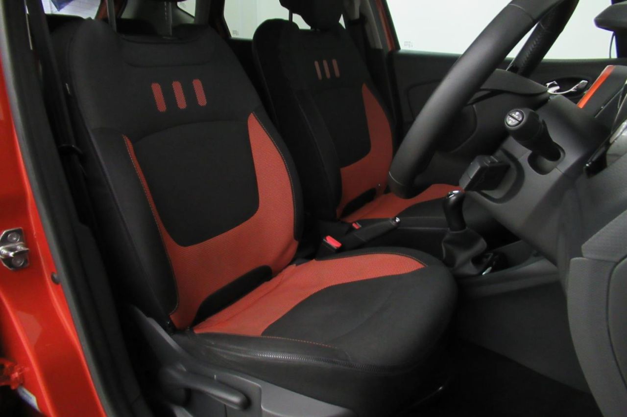 2014 RENAULT CAPTUR 1.5 DYNAMIQUE S MEDIANAV ENERGY DCI S/S 5d HRZ7724 - Image 18