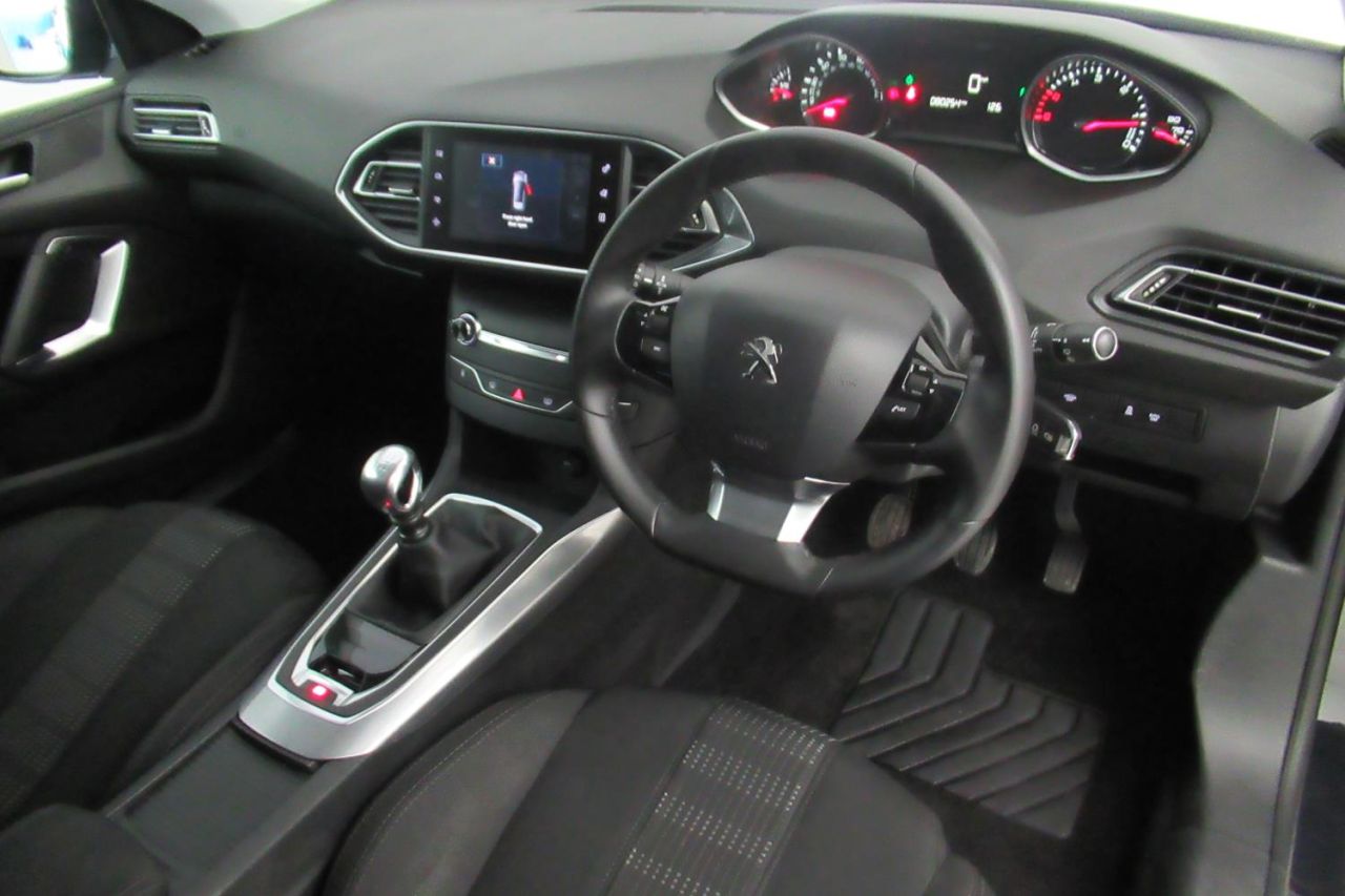 2015 PEUGEOT 308 1.6 BLUE HDI S/S SW ALLURE 5d 120 BHP SH15YRX - Image 17