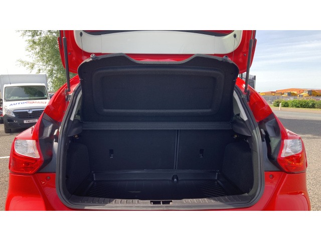 13 Ford Focus 1.0 125 Ecoboost Zetec 5Dr Petrol Hatchback NJ13BZL - Image 4