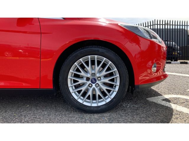 13 Ford Focus 1.0 125 Ecoboost Zetec 5Dr Petrol Hatchback NJ13BZL - Image 7