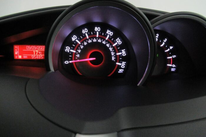 2014 TOYOTA VERSO 1.6 D-4D TREND 5d VX64UVR - Image 9